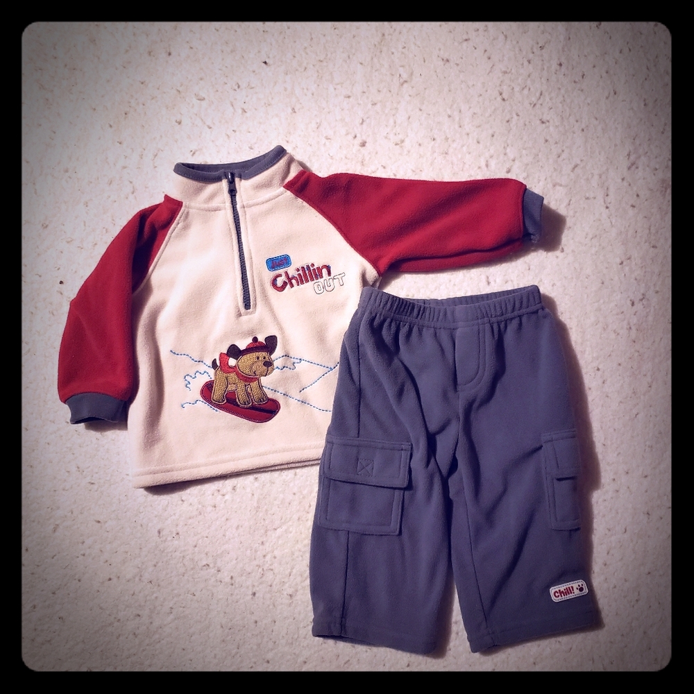 NWOT Child of mine Carter's fleece matching set